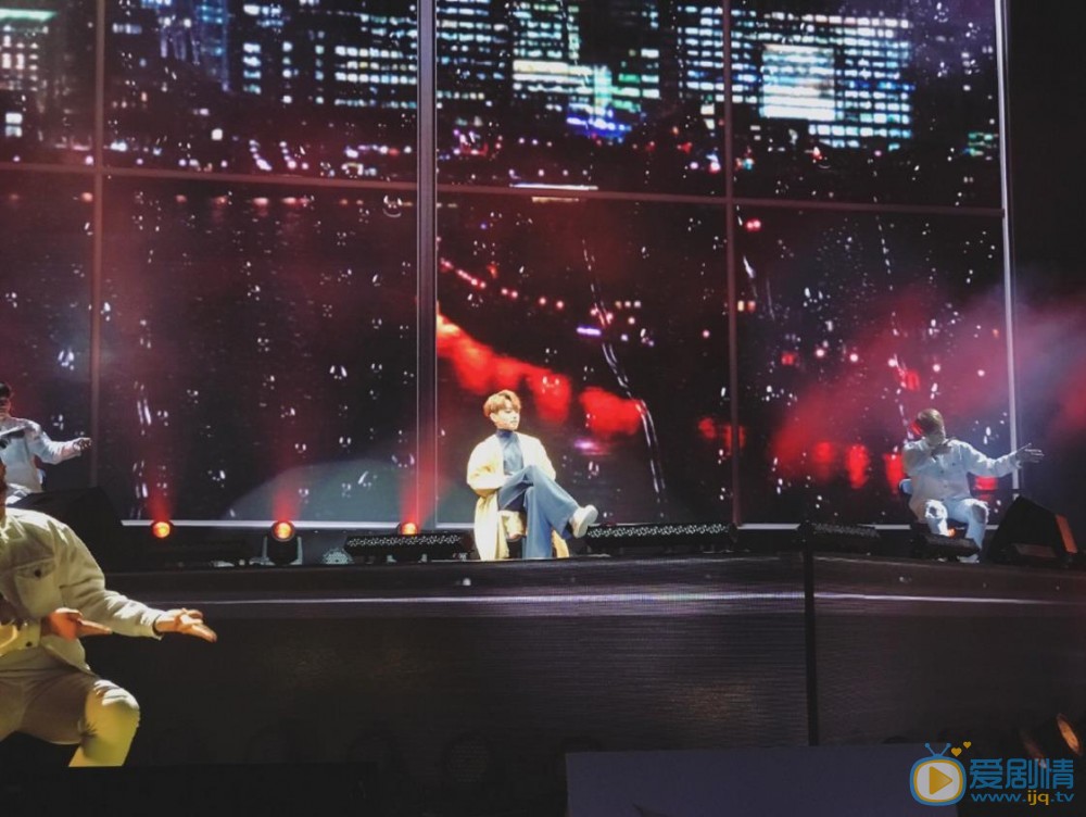 赵泳鑫演唱会现场照 赵泳鑫高清写真_赵泳鑫高清剧照