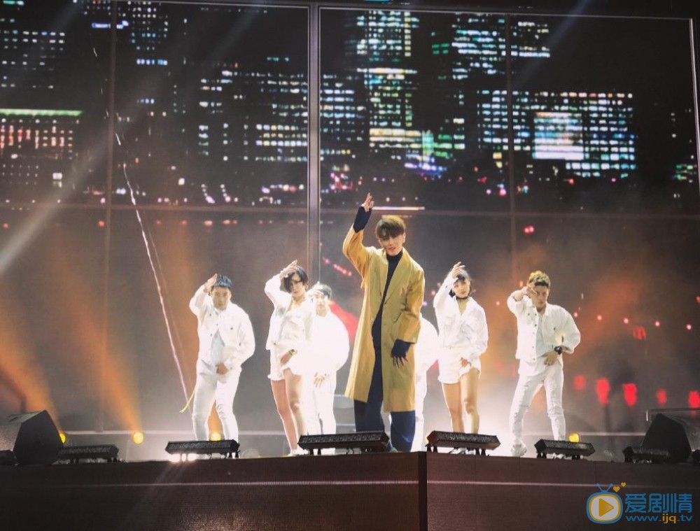 赵泳鑫演唱会现场照 赵泳鑫高清写真_赵泳鑫高清剧照
