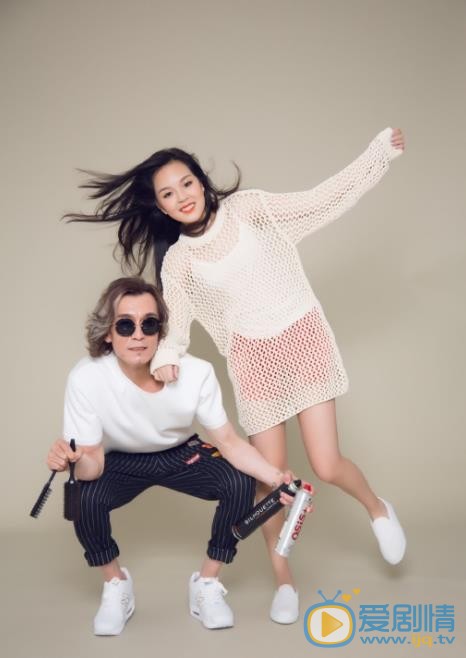 李咏与家人合照 李咏高清写真_李咏高清剧照