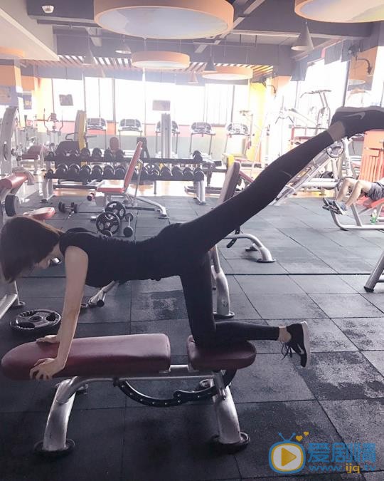 何美璇运动健身照 何美璇高清写真_何美璇高清剧照