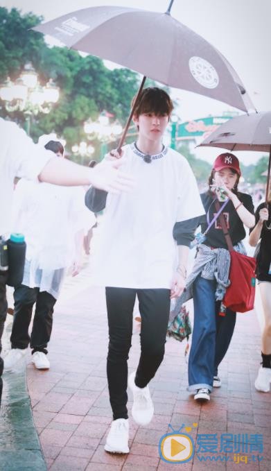 李希侃片场照 李希侃高清写真_李希侃高清剧照