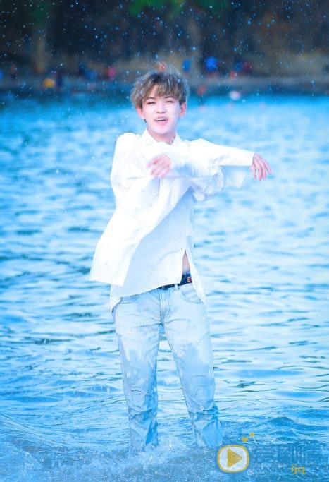 李希侃普吉岛拍摄照 李希侃高清写真_李希侃高清剧照
