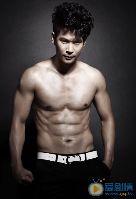 李炳渊肌肉大片