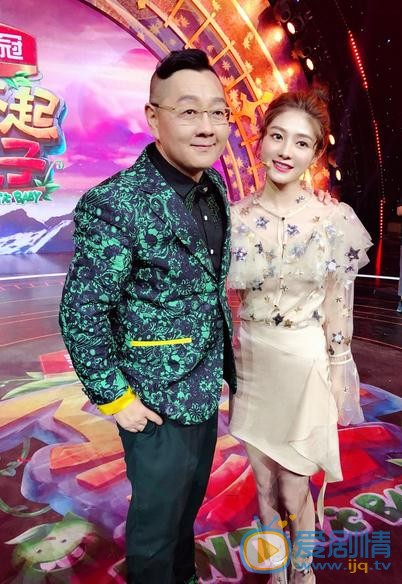 陈烁《了不起的孩子》主持照 陈烁高清写真_陈烁高清剧照