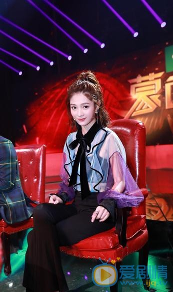 陈烁《蒙面唱将》主持照 陈烁高清写真_陈烁高清剧照