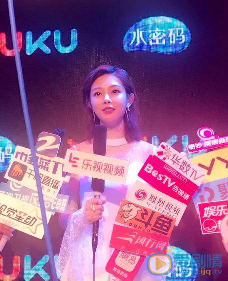 陈烁《蒙面唱将》主持照 陈烁高清写真_陈烁高清剧照
