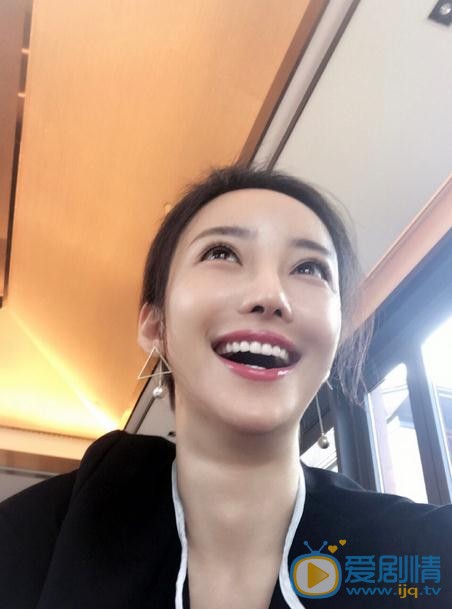 你和我的倾城时光厉靳媛是谁演的？厉靳媛扮演者刘凡菲个人资料、写真及生活照欣赏
