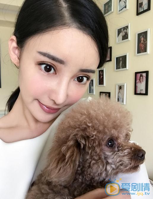 你和我的倾城时光厉靳媛是谁演的？厉靳媛扮演者刘凡菲个人资料、写真及生活照欣赏