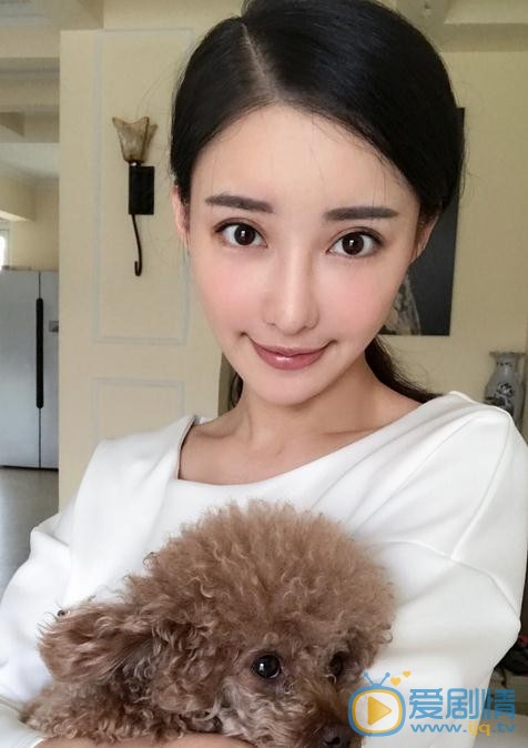 你和我的倾城时光厉靳媛是谁演的？厉靳媛扮演者刘凡菲个人资料、写真及生活照欣赏