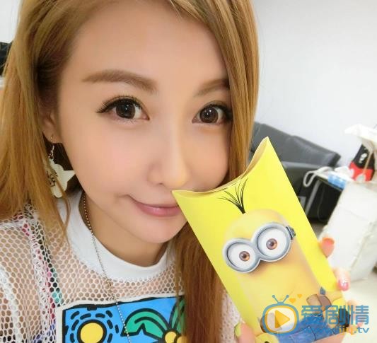 简恺乐自拍照 简恺乐高清写真_简恺乐高清剧照