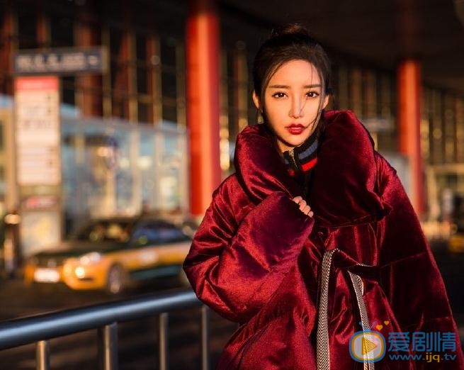 刘凡菲机场街拍 刘凡菲高清写真_刘凡菲高清剧照