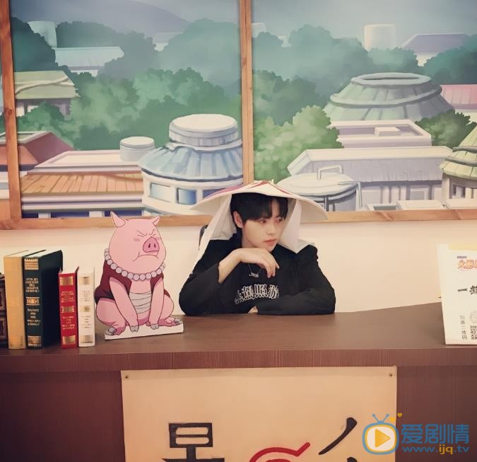 肖宇梁时尚街拍 肖宇梁高清写真_肖宇梁高清剧照
