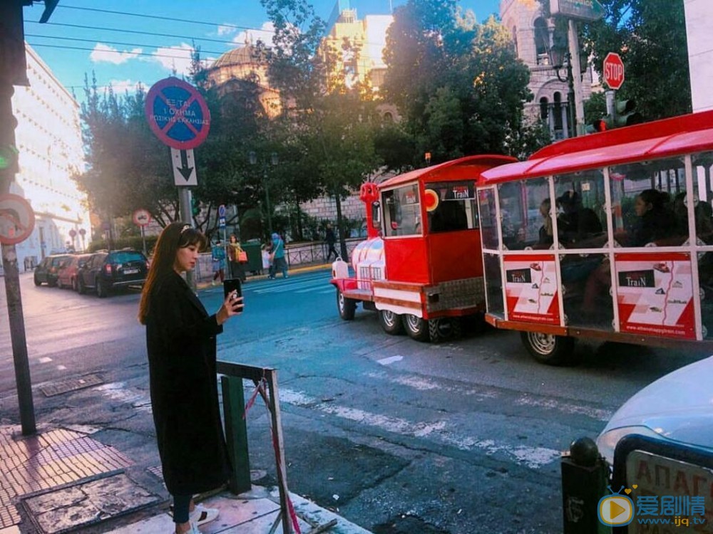 郑惠成街拍照 郑惠成高清写真_郑惠成高清剧照