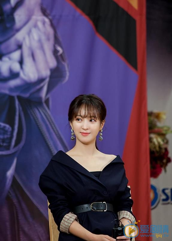 郑惠成发布会现场照 郑惠成高清写真_郑惠成高清剧照