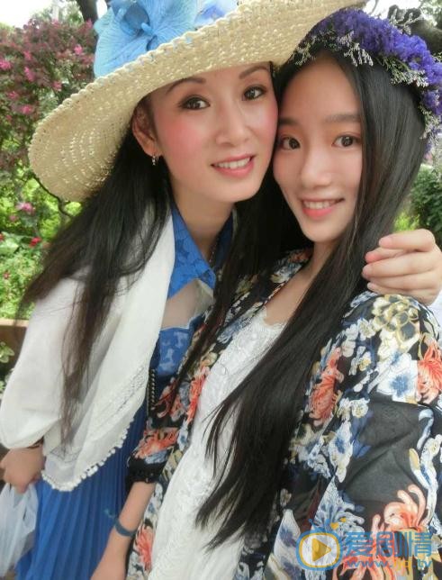 麦童与人合照 麦童高清写真_麦童高清剧照