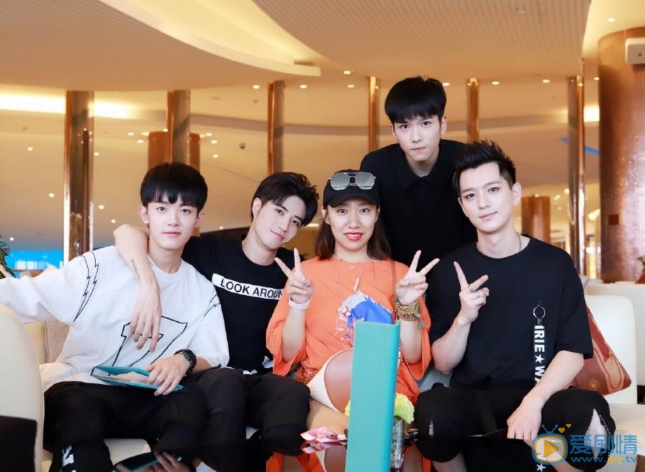 李明德明星合照 李明德高清写真_李明德高清剧照