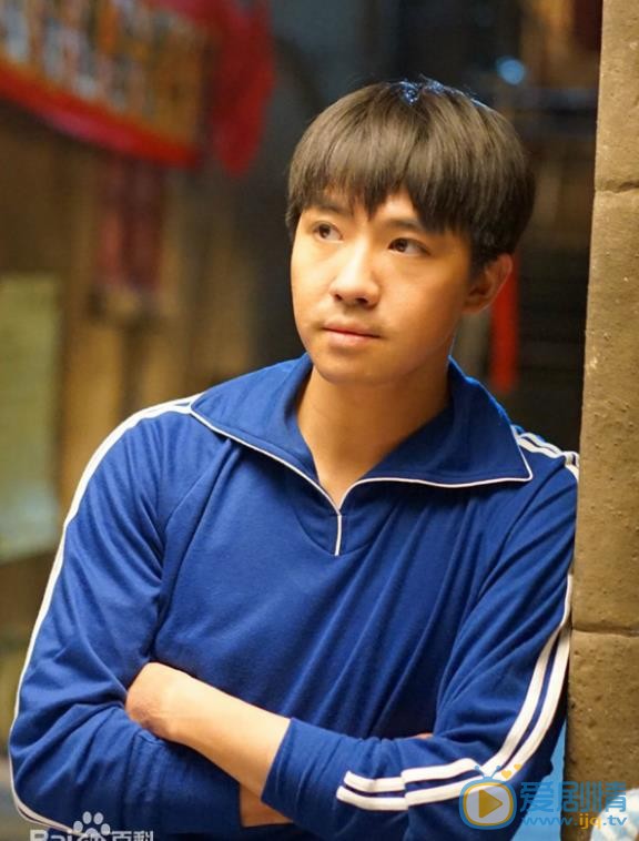 外滩的钟声杜心生剧照