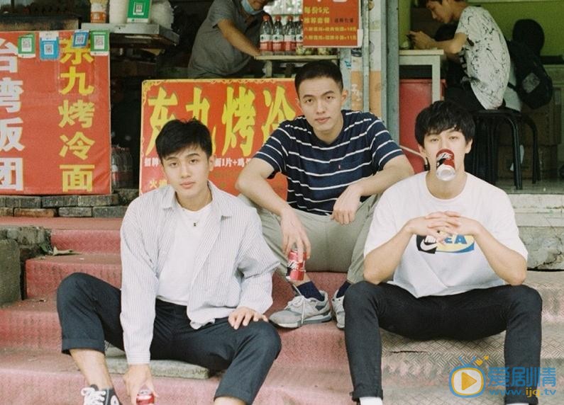 李昀锐街拍写真 李昀锐高清写真_李昀锐高清剧照