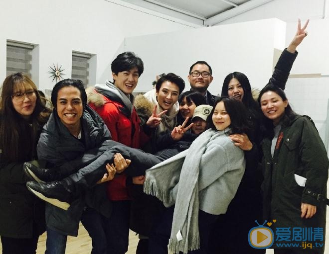 李昀锐与人合照 李昀锐高清写真_李昀锐高清剧照