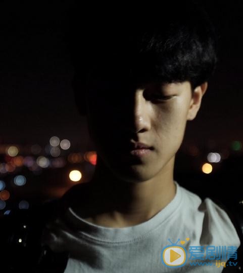 李昀锐夜色写真 李昀锐高清写真_李昀锐高清剧照