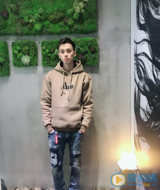 李唯枫穿搭写真 李唯枫高清写真_李唯枫高清剧照