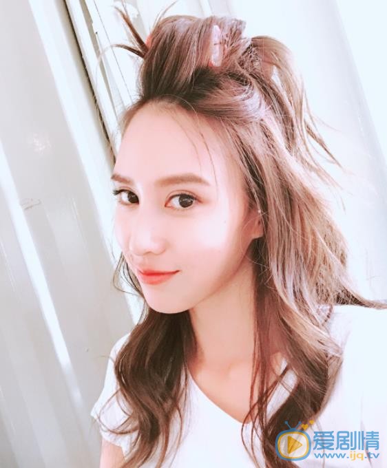 房思瑜自拍照 房思瑜自拍照