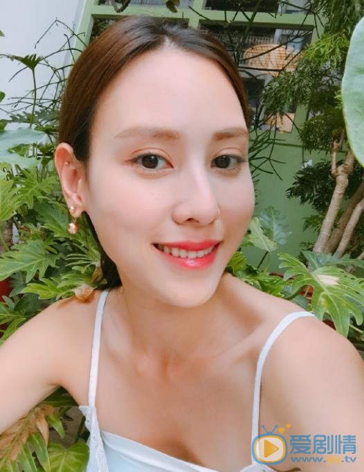 房思瑜自拍照 房思瑜高清写真_房思瑜高清剧照