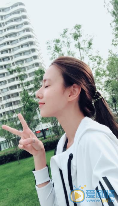 房思瑜自拍照 房思瑜高清写真_房思瑜高清剧照