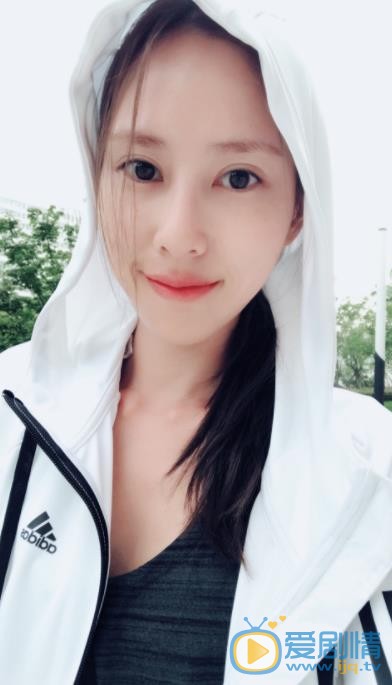 房思瑜自拍照 房思瑜高清写真_房思瑜高清剧照