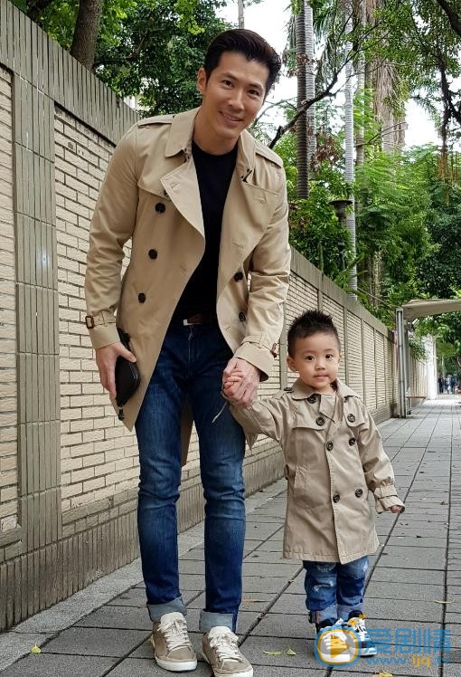 黄少祺亲子照 黄少祺高清写真_黄少祺高清剧照