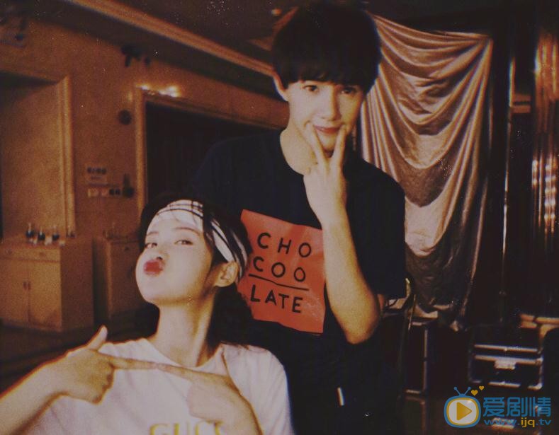 洪潇与人合照 洪潇高清写真_洪潇高清剧照