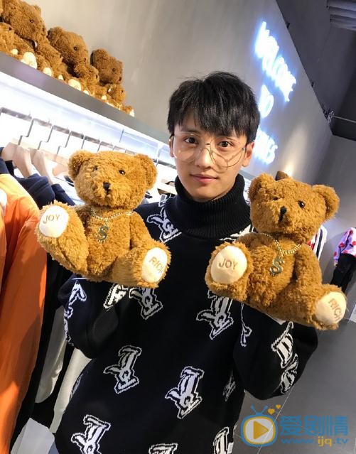 侯东生活照 侯东高清写真_侯东高清剧照