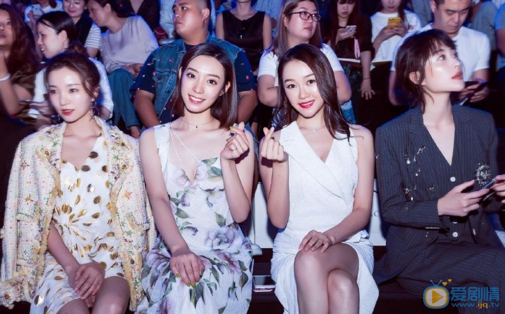 郝文婷与人合照 郝文婷高清写真_郝文婷高清剧照