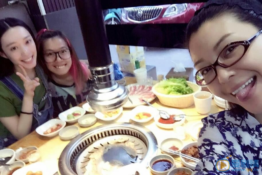 郝文婷与人合照 郝文婷高清写真_郝文婷高清剧照