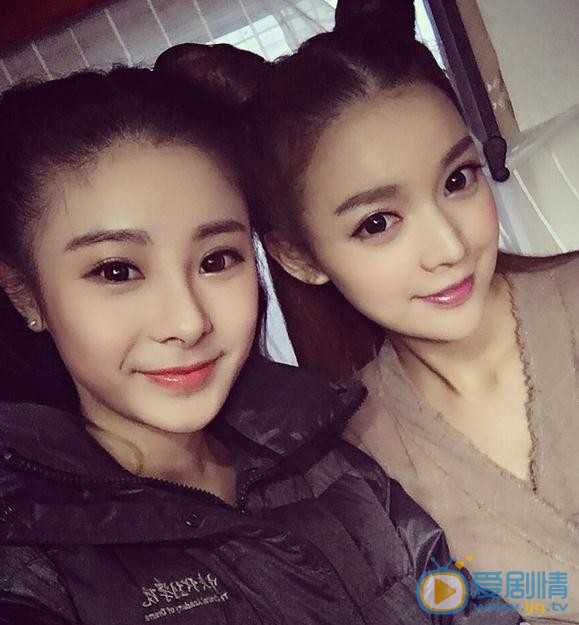 王艺甜与人合照 王艺甜高清写真_王艺甜高清剧照