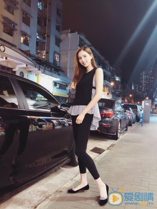 何傲儿街拍照 何傲儿街拍照