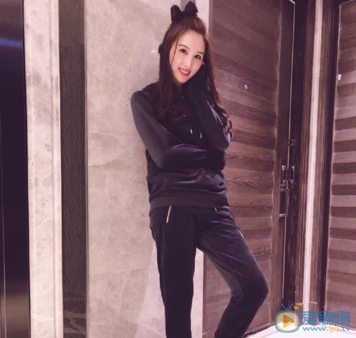 何傲儿生活照 何傲儿高清写真_何傲儿高清剧照