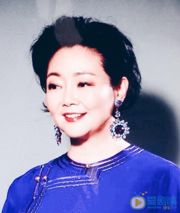 萨日娜写真大片 萨日娜高清写真_萨日娜高清剧照