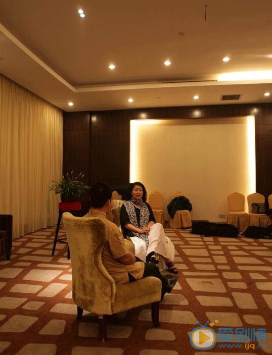 萨日娜活动照 萨日娜高清写真_萨日娜高清剧照
