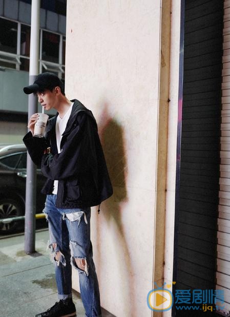 邓尚生活照 邓尚高清写真_邓尚高清剧照
