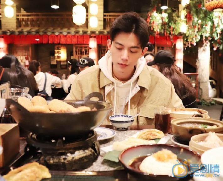 邓尚生活照 邓尚高清写真_邓尚高清剧照
