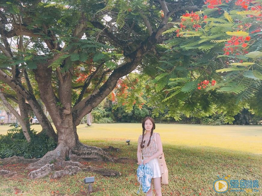 李世英户外写真 李世英高清写真_李世英高清剧照