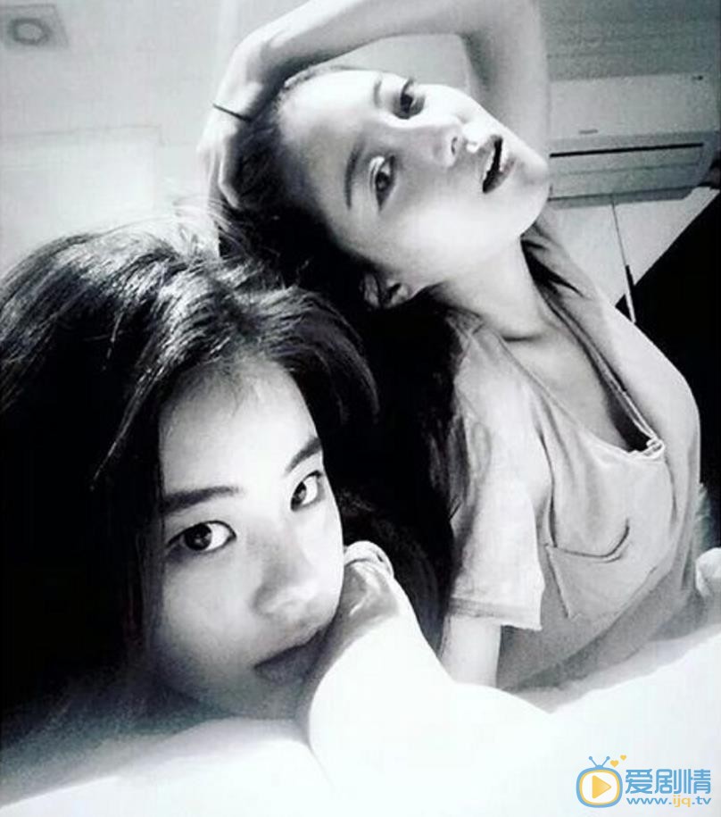 李世英与人合照 李世英高清写真_李世英高清剧照