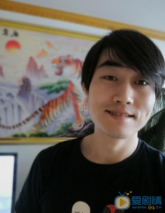 张本煜自拍照 张本煜自拍照