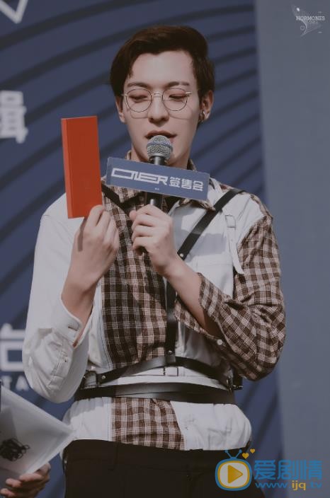 卜凡活动照 卜凡高清写真_卜凡高清剧照