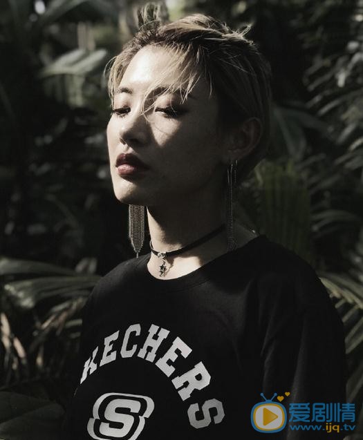 戴萌短发写真 戴萌高清写真_戴萌高清剧照