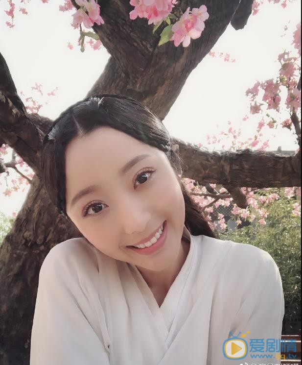 刘钰瑾片场照