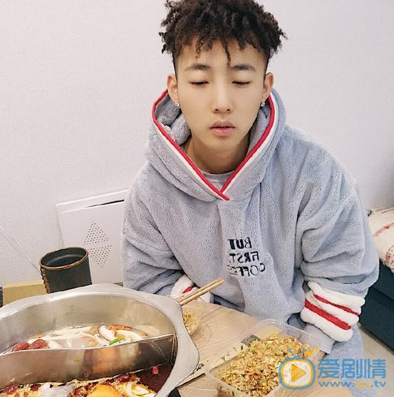王奕生活照 王奕高清写真_王奕高清剧照