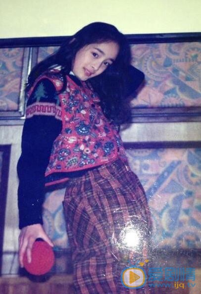 杨幂童年照 杨幂高清写真_杨幂高清剧照