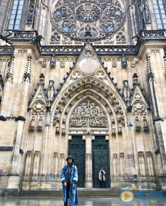 刘迪妮户外旅行照 刘迪妮高清写真_刘迪妮高清剧照